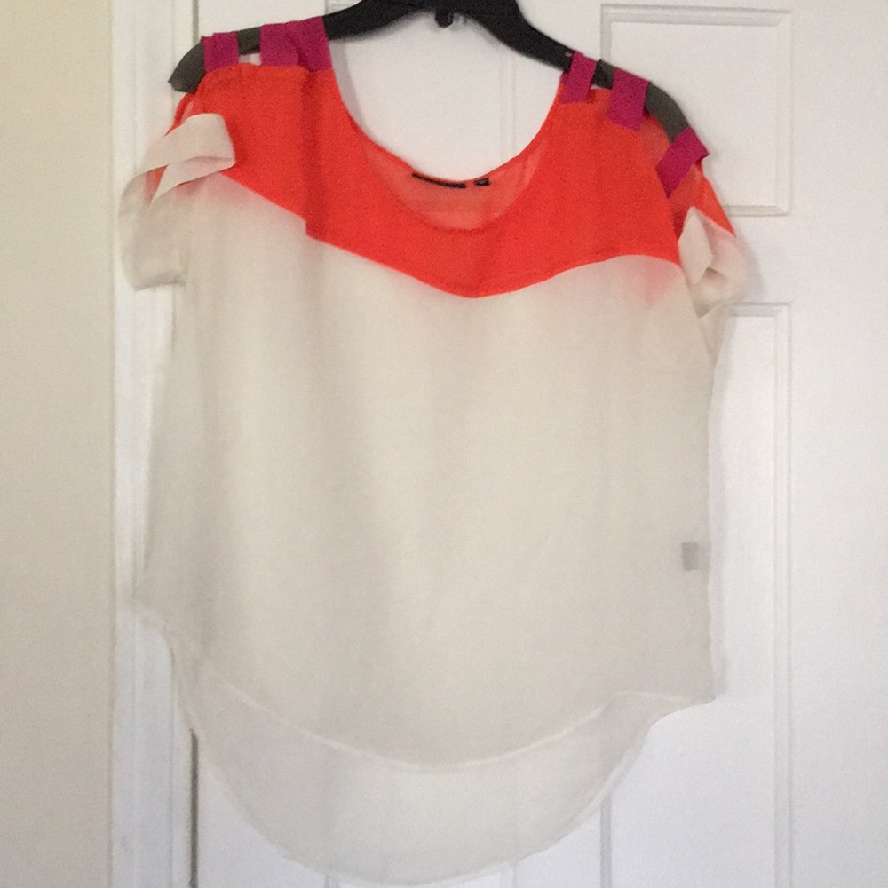 Off white high low top with shoulder details
